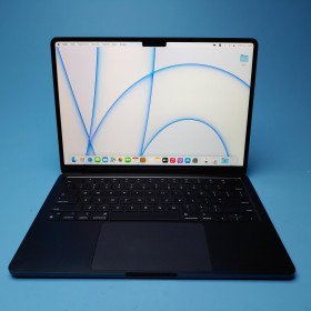Ноутбук Apple MacBook Air 2022 A2681 (Apple M2/RAM 8GB DDR4/SSD 256GB) Б/В